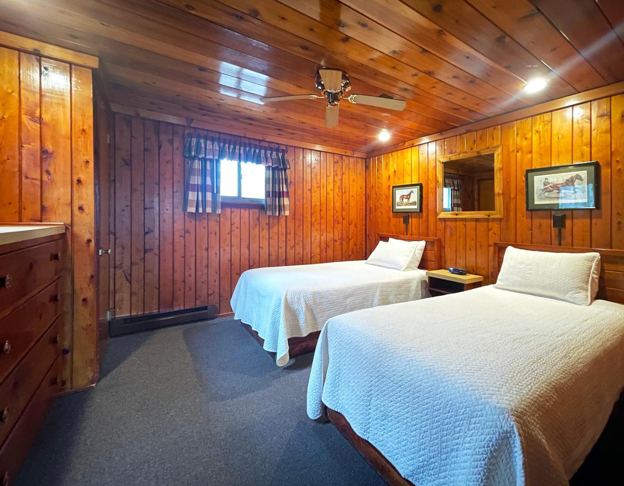 Mountain Springs Lake Resort Stroudsburg Room photo