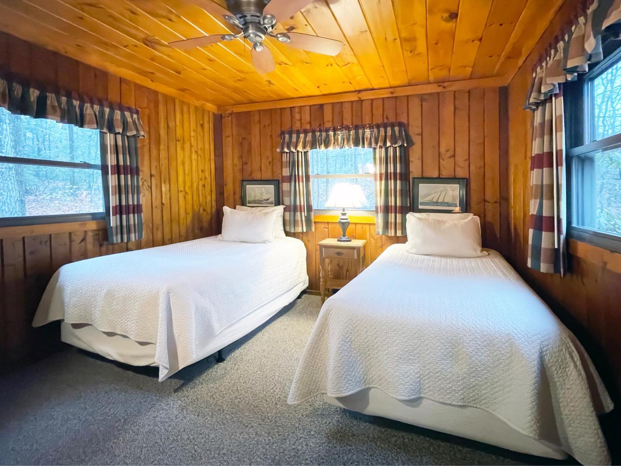 Mountain Springs Lake Resort Stroudsburg Room photo