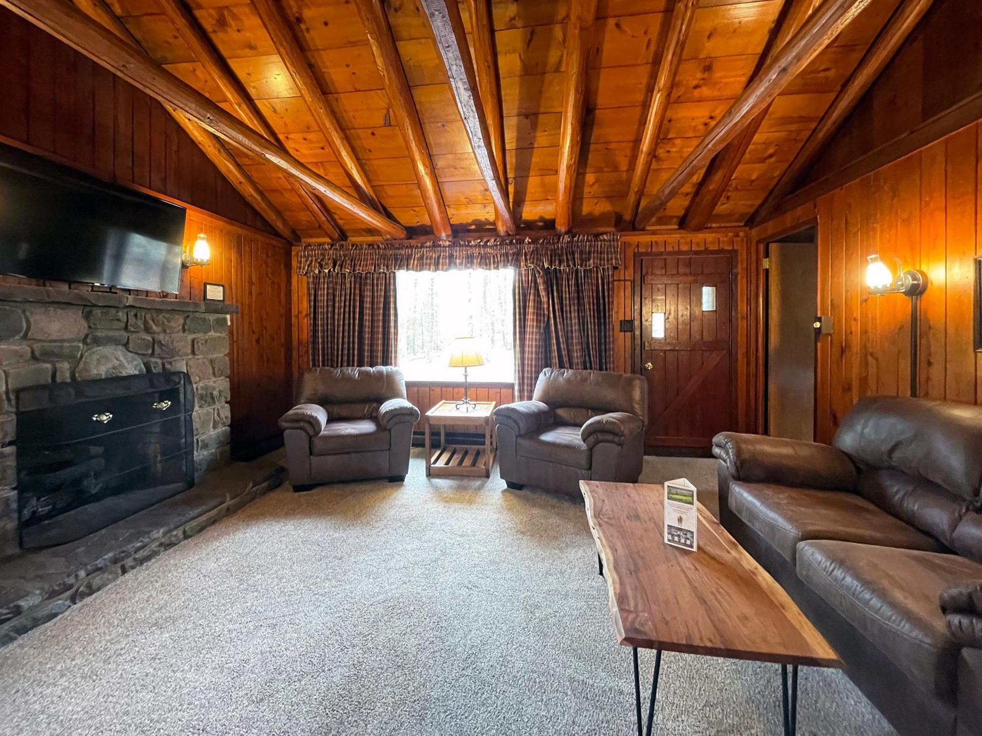 Mountain Springs Lake Resort Stroudsburg Room photo