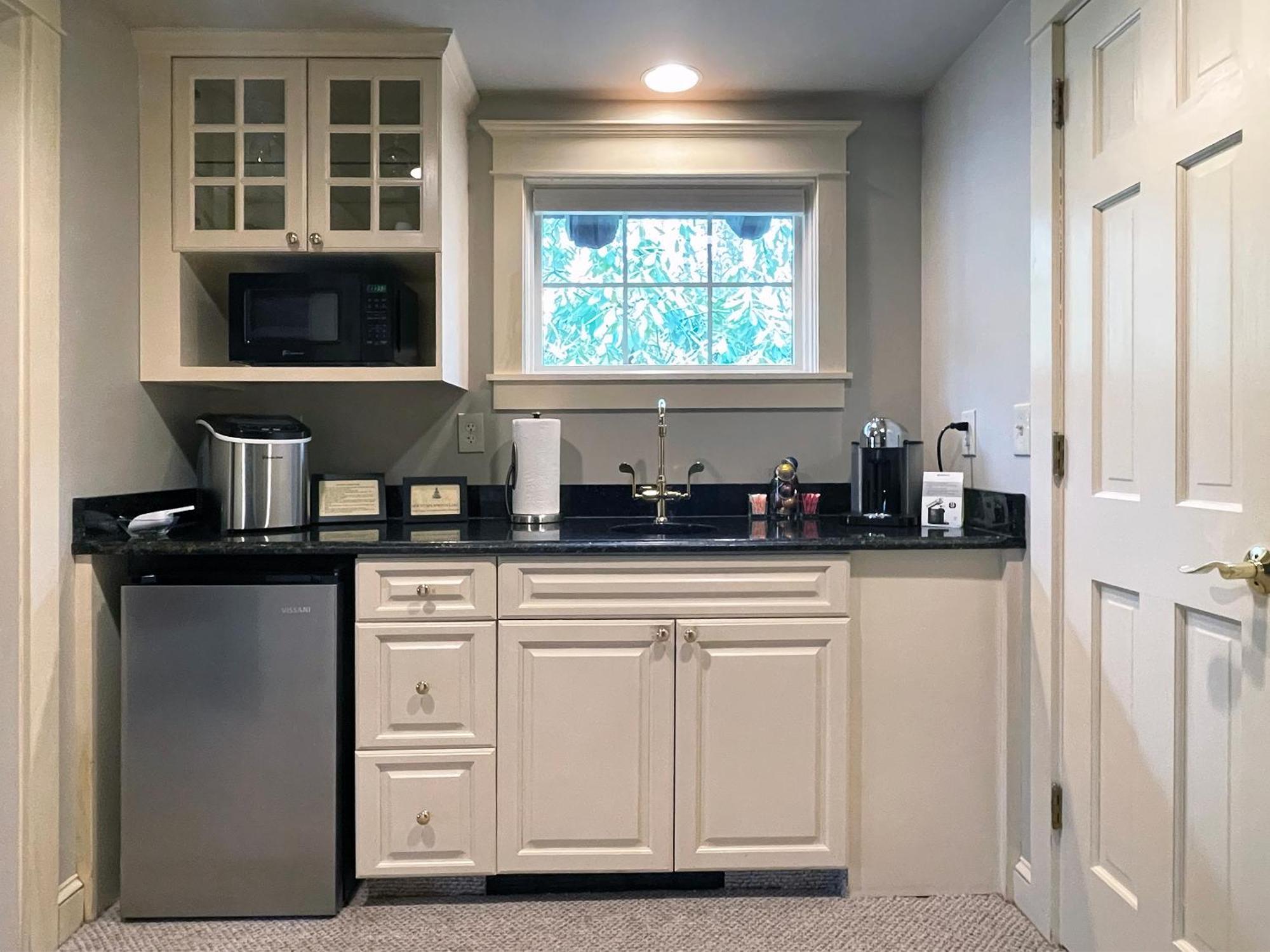 Mountain Springs Lake Resort Stroudsburg Room photo